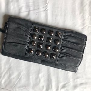 Vintage leather clutch w/ gunmetal studs